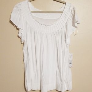 NWT Elle Must Have Tee